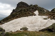 71 Dal Laghetto vado a riprendere il sentiero 217 alla bocchetta per scendere al Bivacco Tre Pizzi-Pietra Quadra .